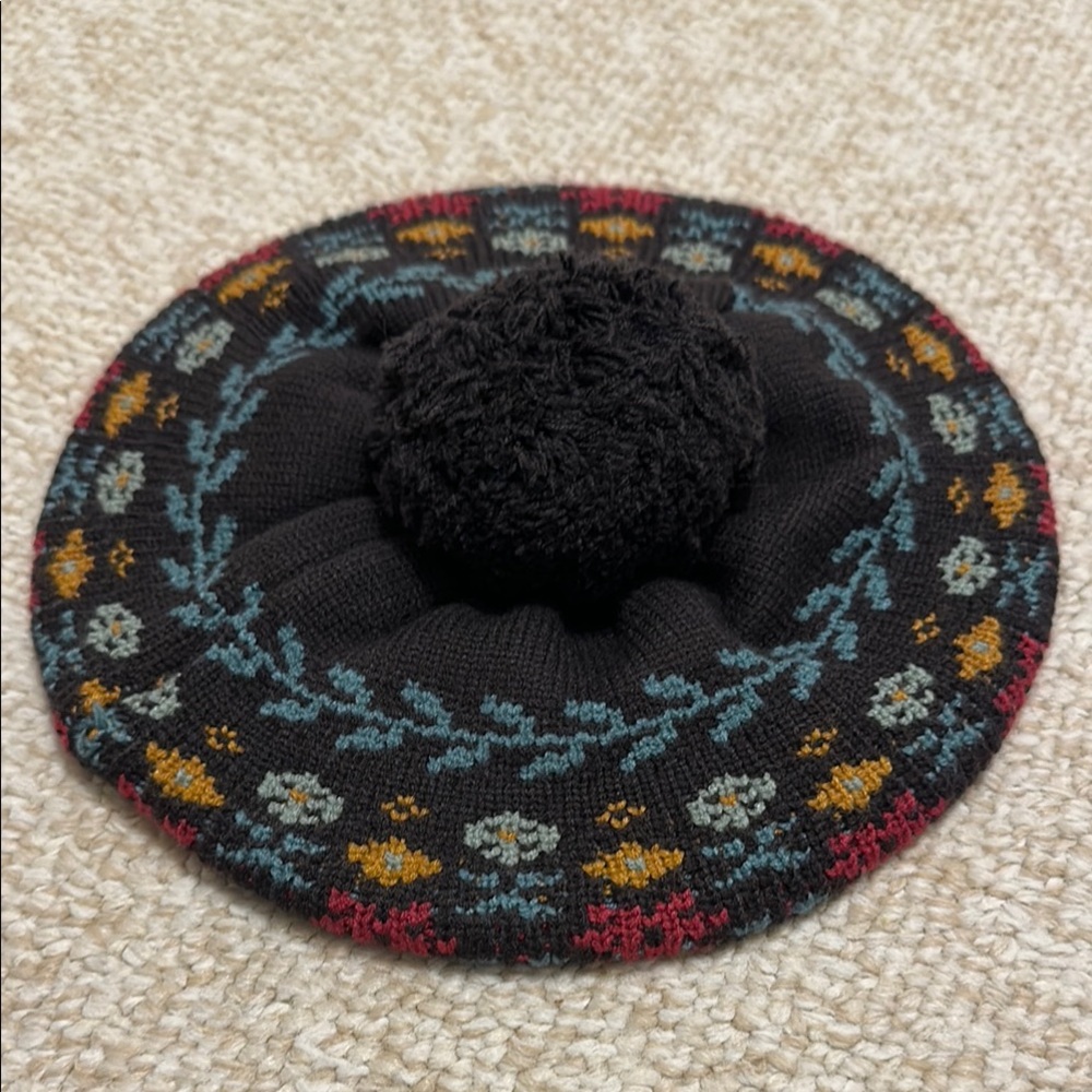 Zara Big Kids Black Knit Beret with Colorful Pattern